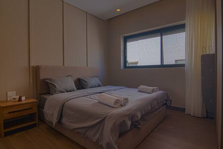 The ChicNest, 2BR Lakeview residence — 4