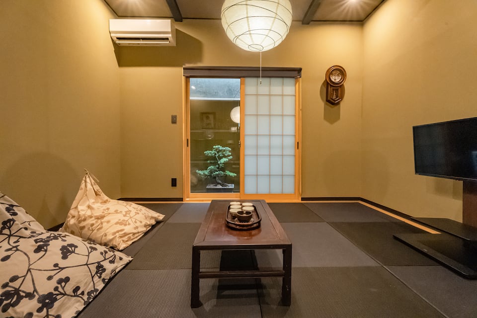 东山・慈法院庵町一栋町家, 京都市东山区 — 第 1 张，共 34 张