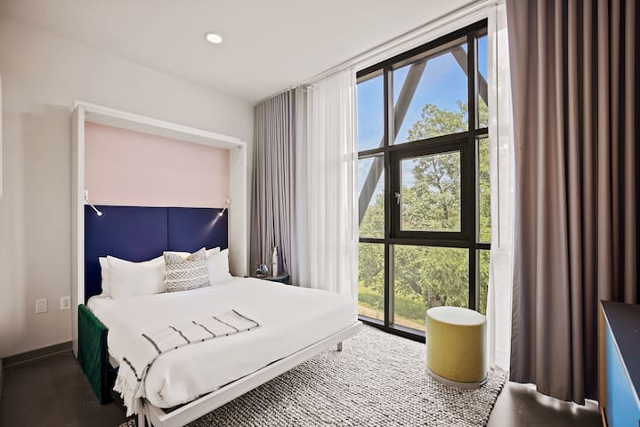 Private Wing | 5 BRs + Skyline Views & Gym