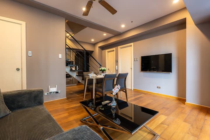 3br Milano W/ Private Patio Pool! 50mbps +Netflix! - マニラ