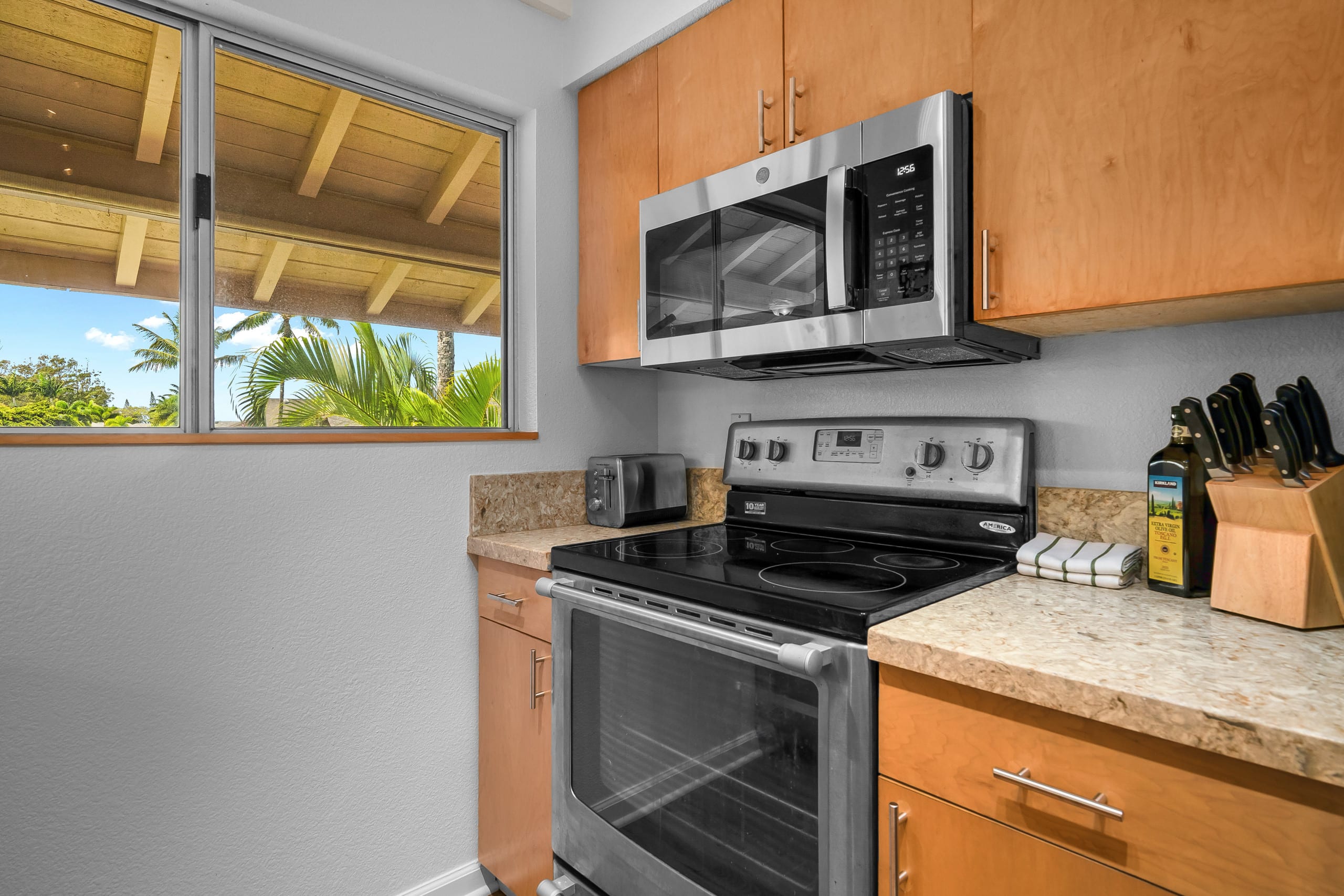 Condo in Princeville · ★5.0 · 2 bedrooms · 3 beds · 1.5 private baths - Image 6