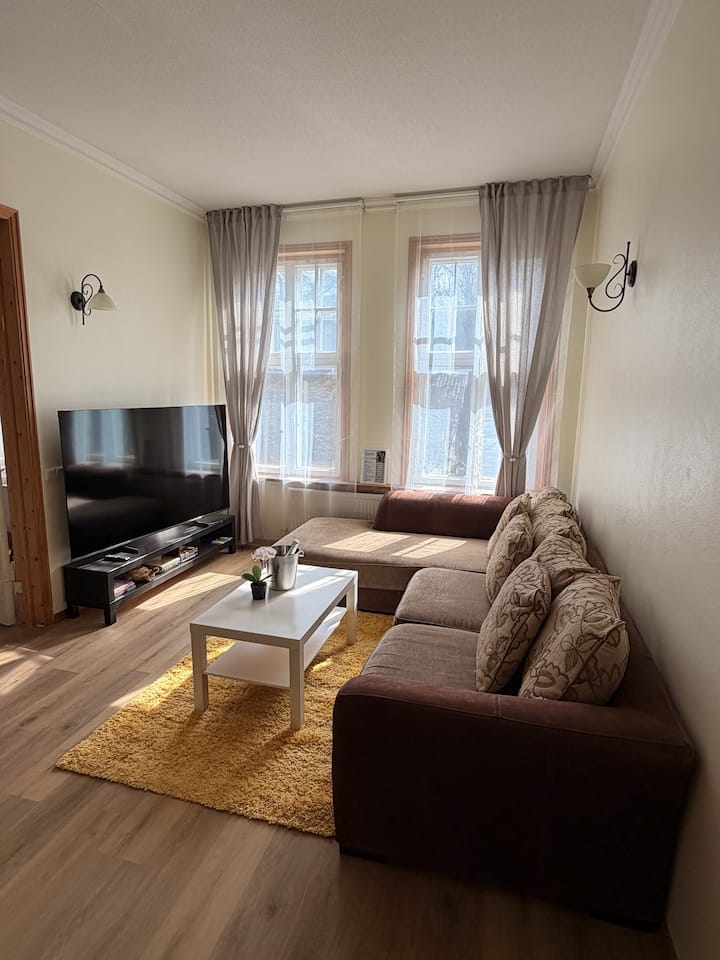 2br In Historic Wooden House, Garden View, 75"tv - Tallinn
