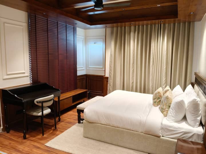 The Grand Four-bedroom Villa - Kasauli