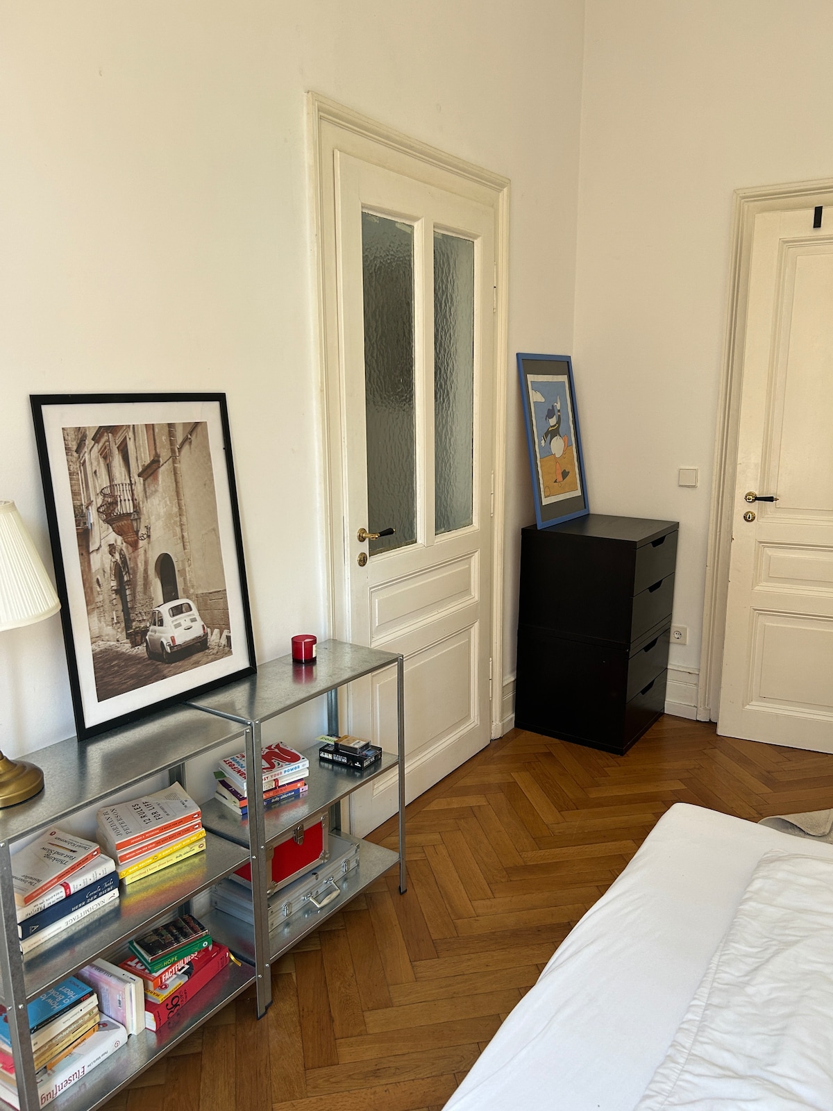 Apartment with high ceilings in the city center