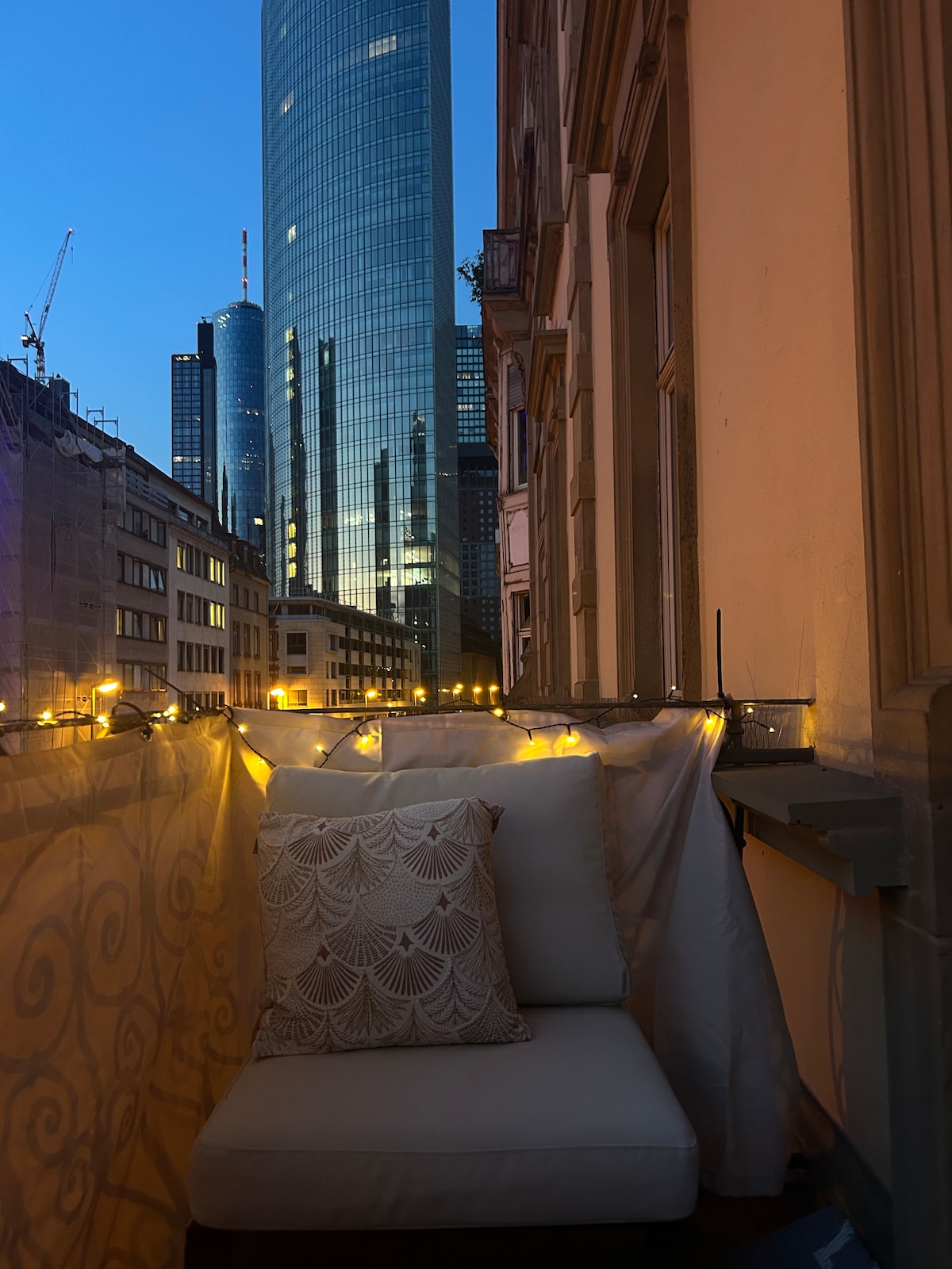 Apartment with high ceilings in the city center