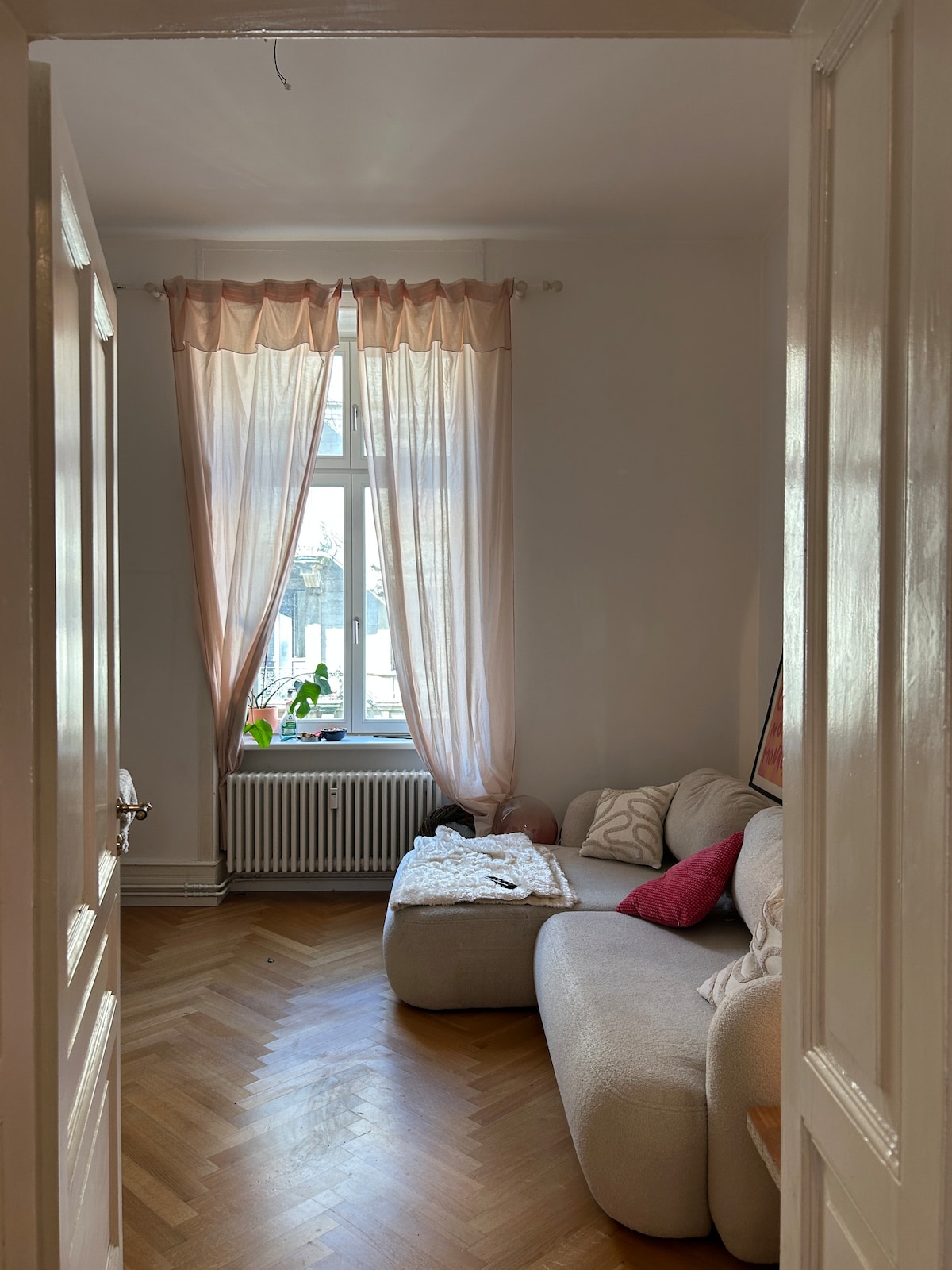 Apartment with high ceilings in the city center