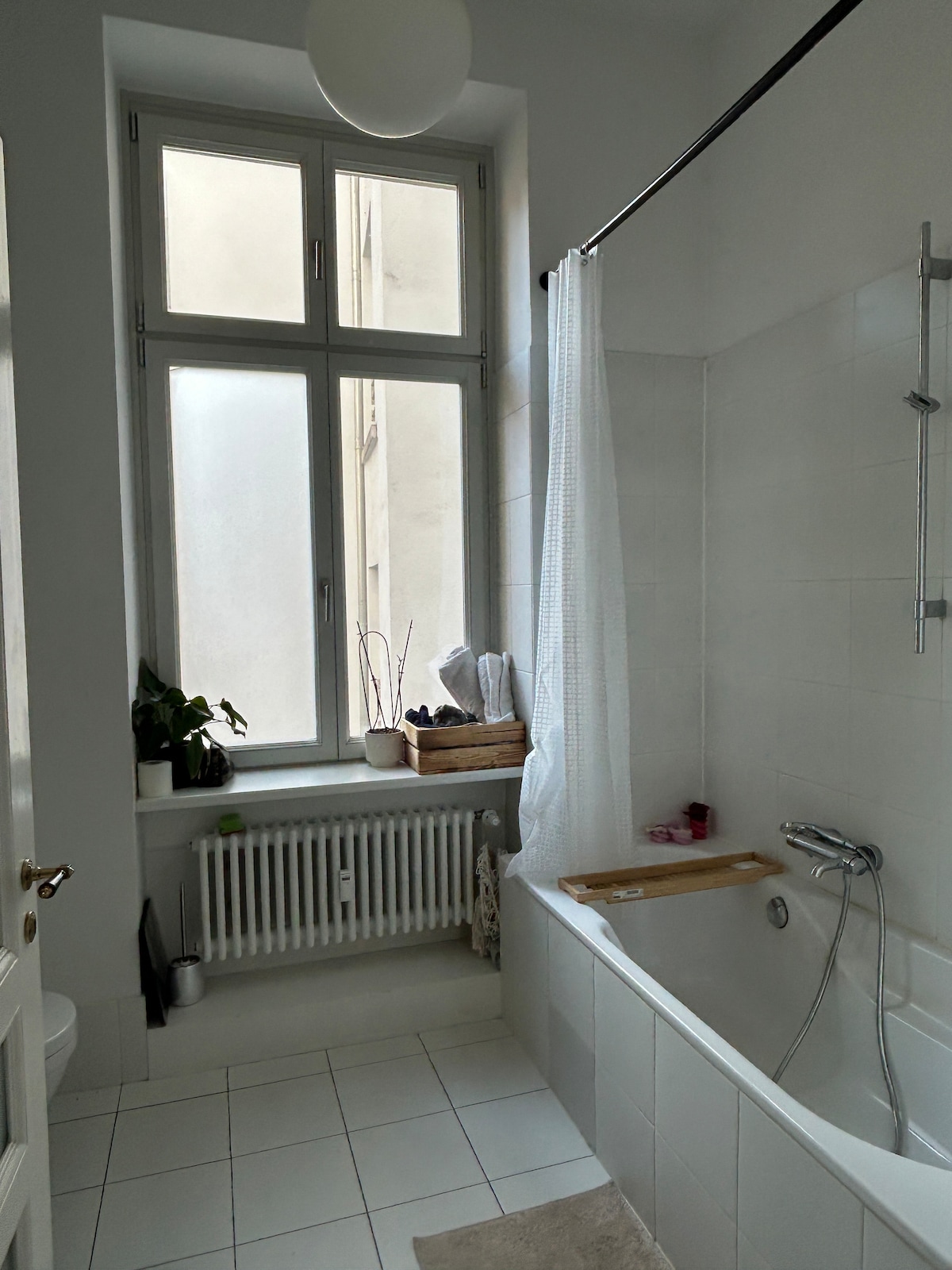 Apartment with high ceilings in the city center