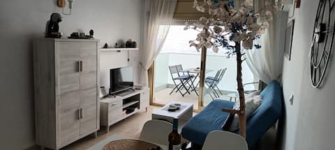Top Airbnb: Apartment with direct access to the sea. en Roses