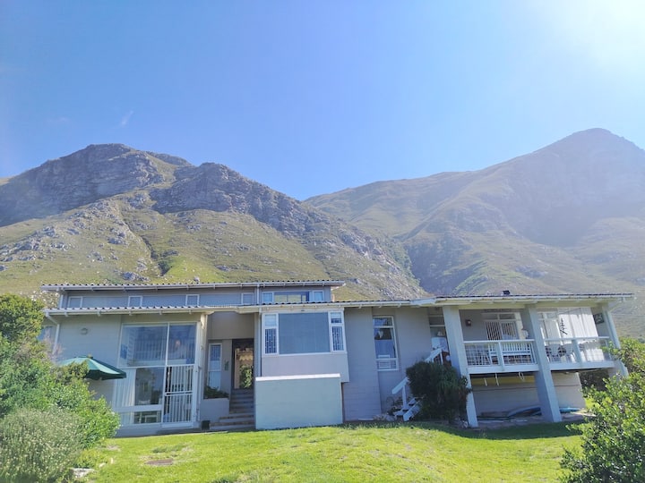 Dalhousie Family Beach House - Kleinmond