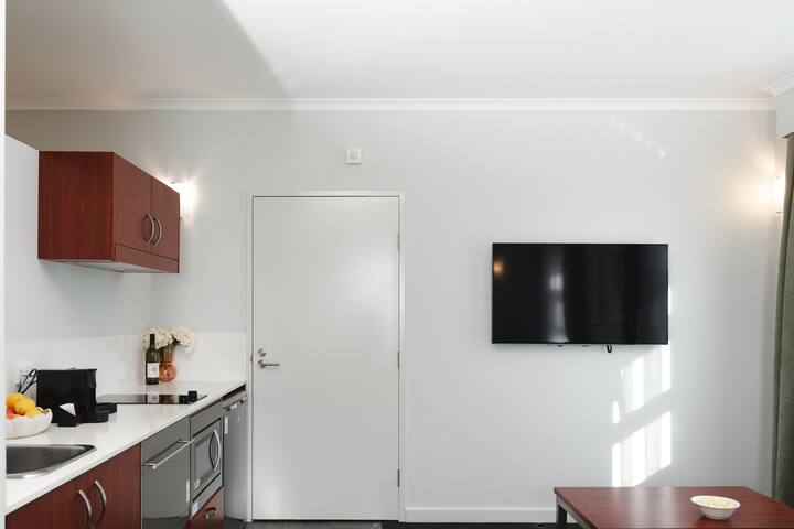 Three Bedroom Open Plan Apt, Perfect For Groups - Canberra