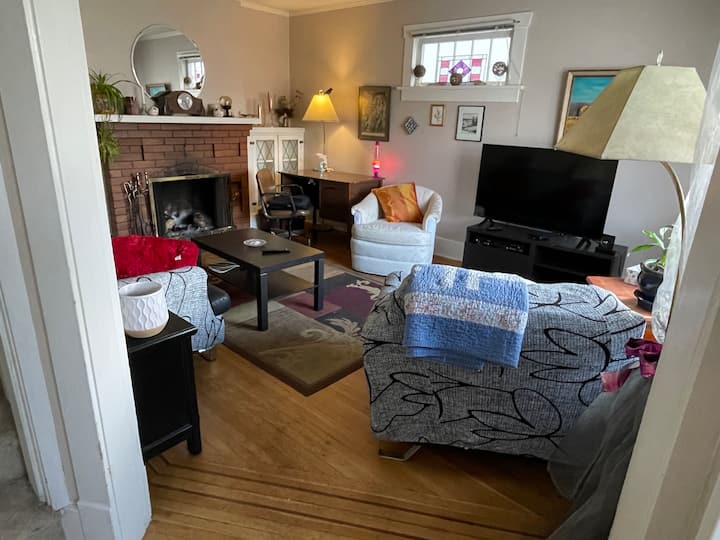 Funky Old House In Great Location. - Vancouver