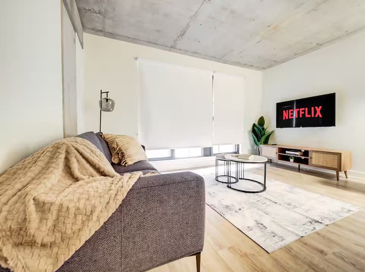Luxe Montreal Studio | Near Bell Center - Montréal, QC