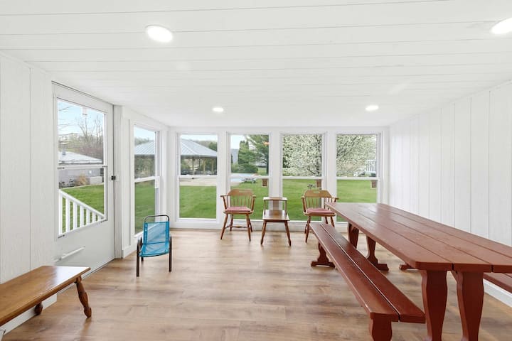 Chalet #39 Chalet Near Pool & Resort Amenities - Stevensville, MI