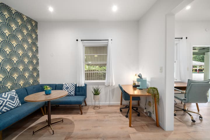 King Suite With Kitchen - Hendersonville, NC