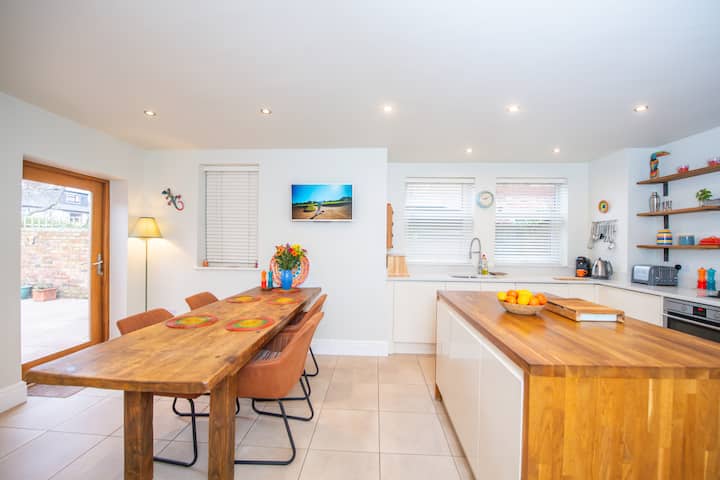Victorian Family Home - Formby