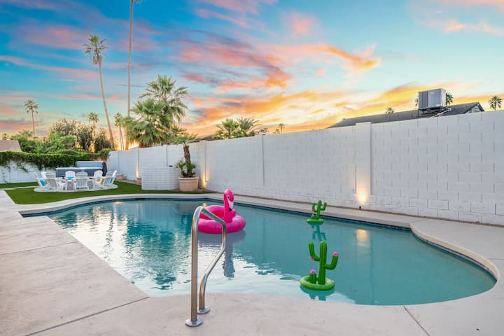 Desert Playhouse! Pool, Spa, Firepit, Arcade Games - Phoenix, AZ