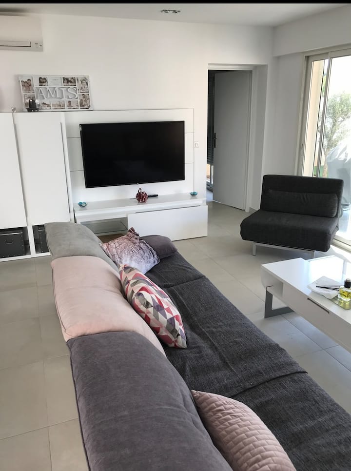 Grand Appartement Lumineux - Piscine Privée - Bandol