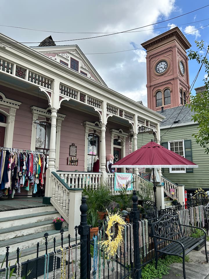 Hardy House On the River - Houses for Rent in New Orleans