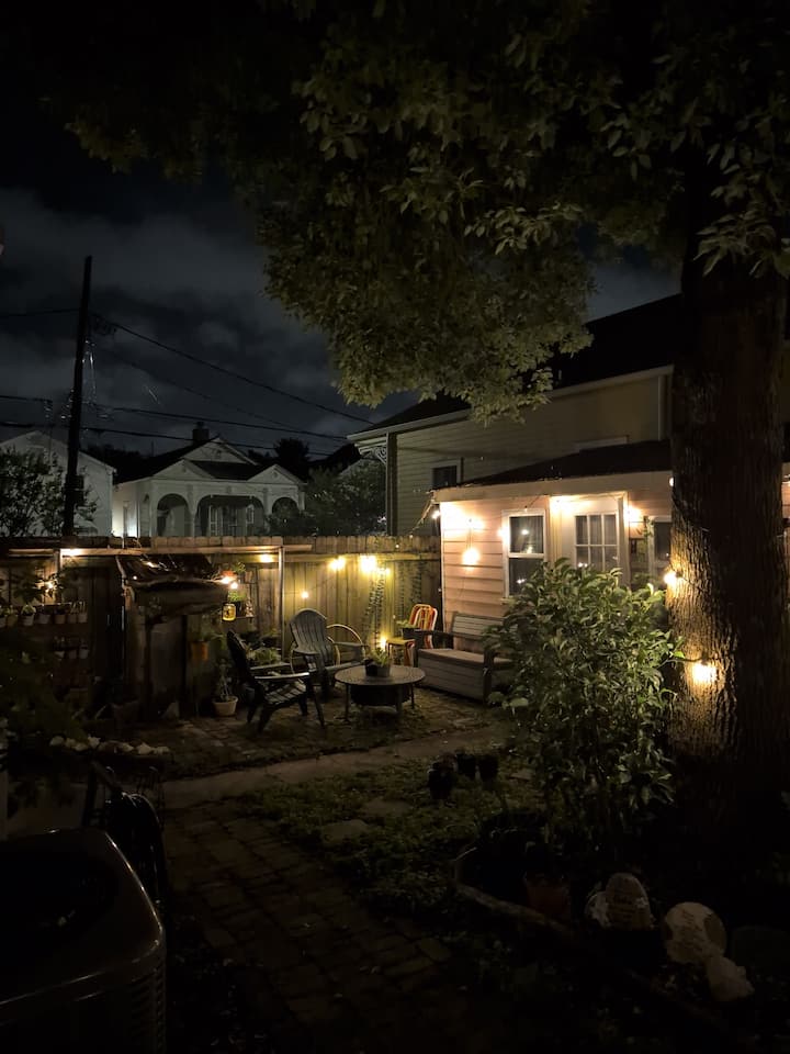 Hardy House On the River - Houses for Rent in New Orleans