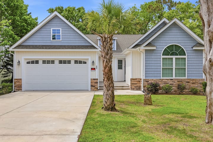 Salty Seagull Pet Friendly Beach House - Myrtle Beach