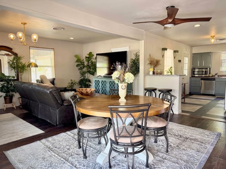 Lux Modern 3br | King Bed • Smart Tv • Petfriendly - Killeen, TX