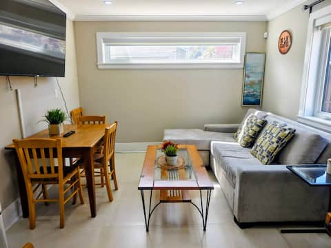 Top Airbnb: Lina's vacation home in South Cambie