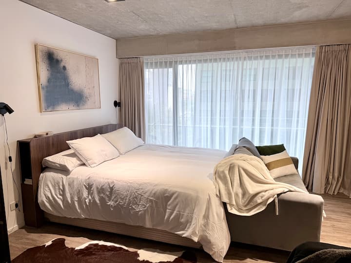 Меблированная квартира-студия с 1 спальней и бассейном в Puerto Madero