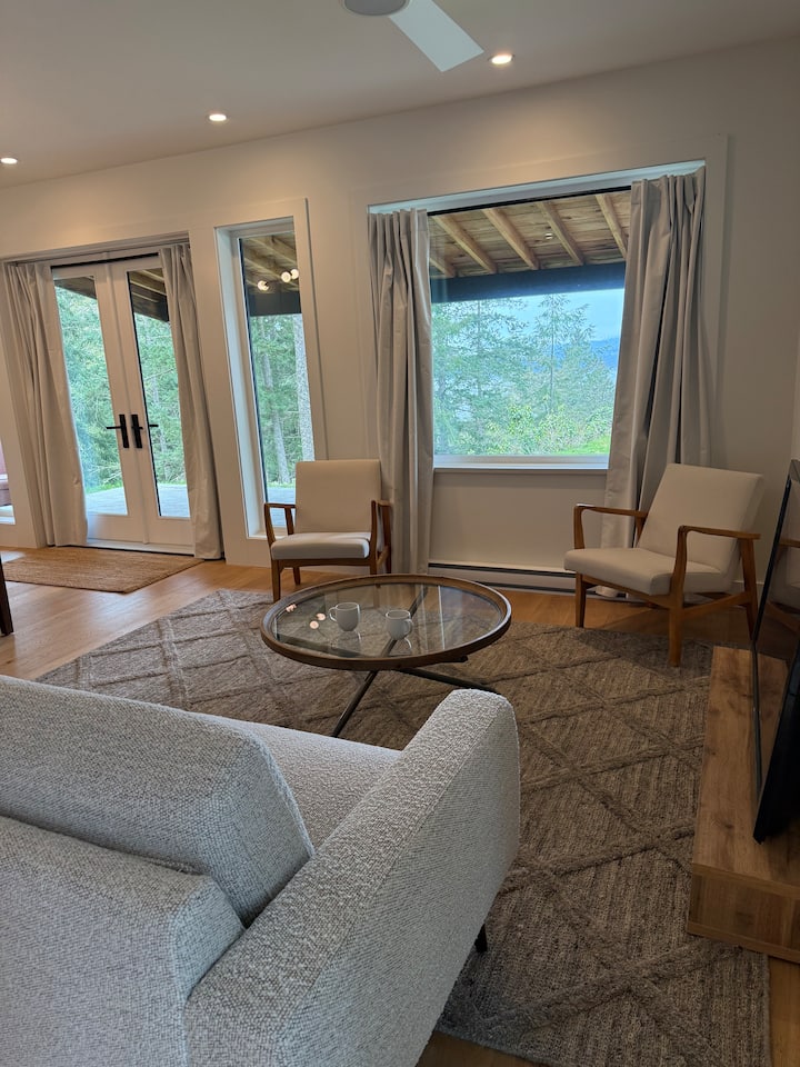 Eyrie House On Bowen Island - 寶雲島