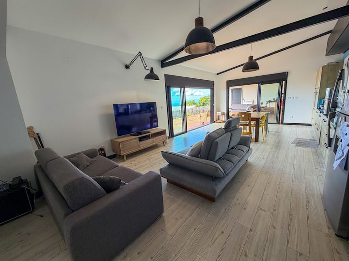 Villa D’architecte • Vue Mer • Piscine Privée - Saint-Denis, La Réunion