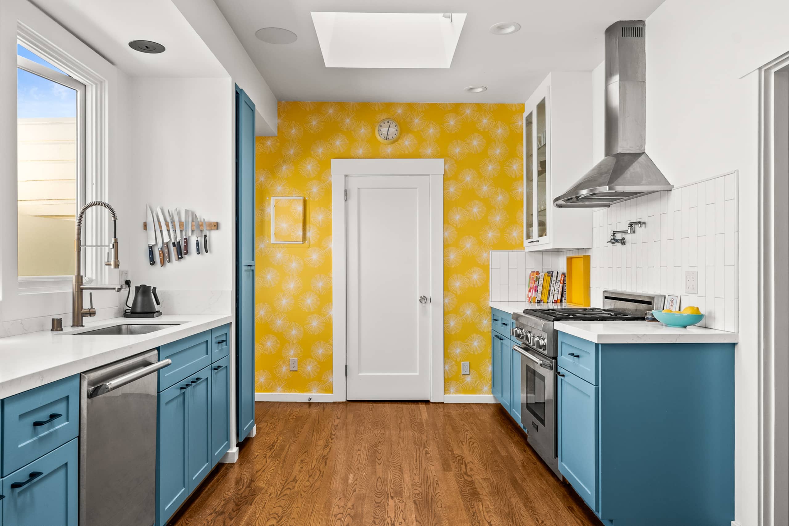 Condo in San Francisco · ★5.0 · 2 bedrooms · 2 beds · 1.5 baths - Image 8