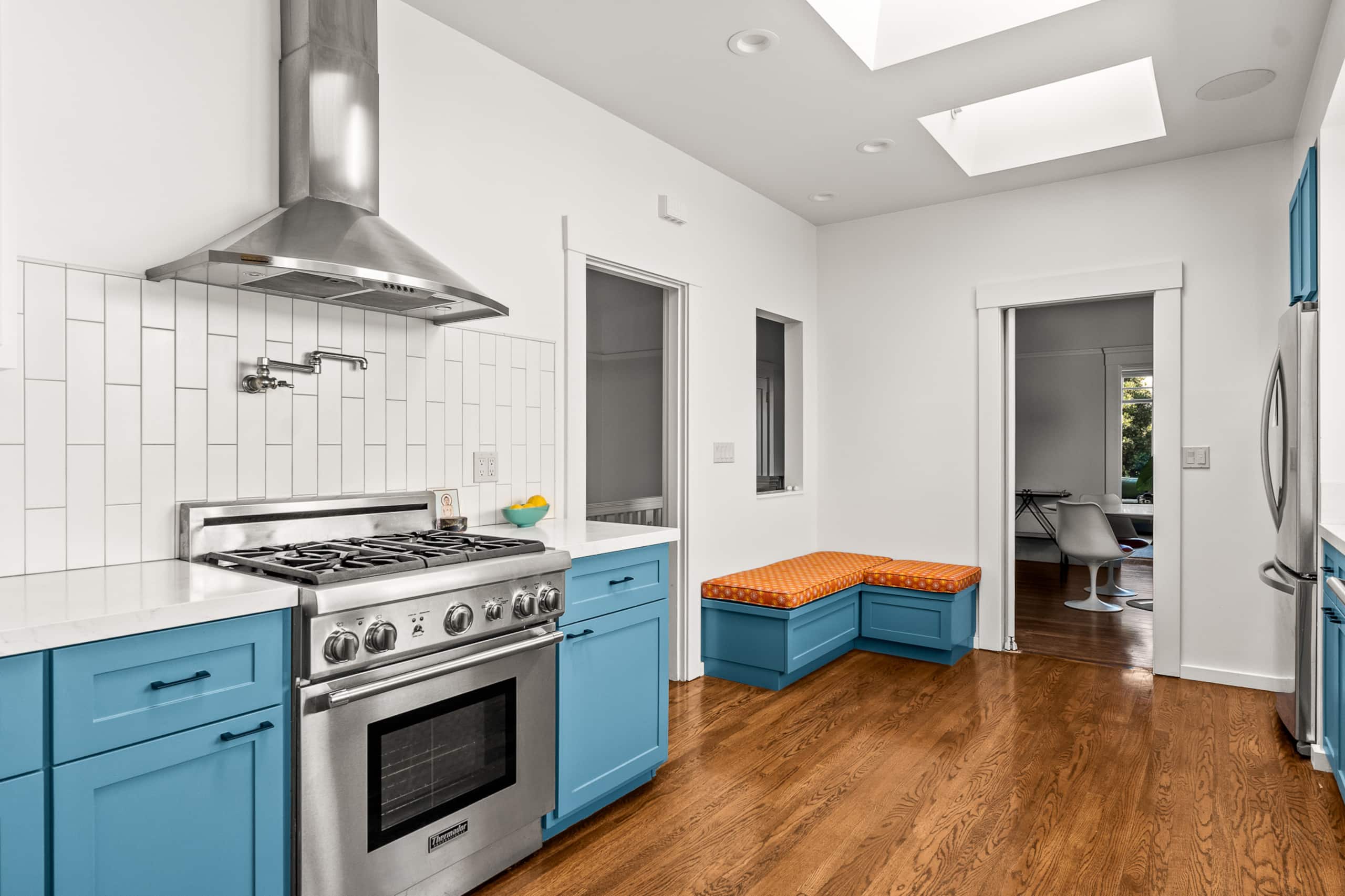 Condo in San Francisco · ★5.0 · 2 bedrooms · 2 beds · 1.5 baths - Image 10
