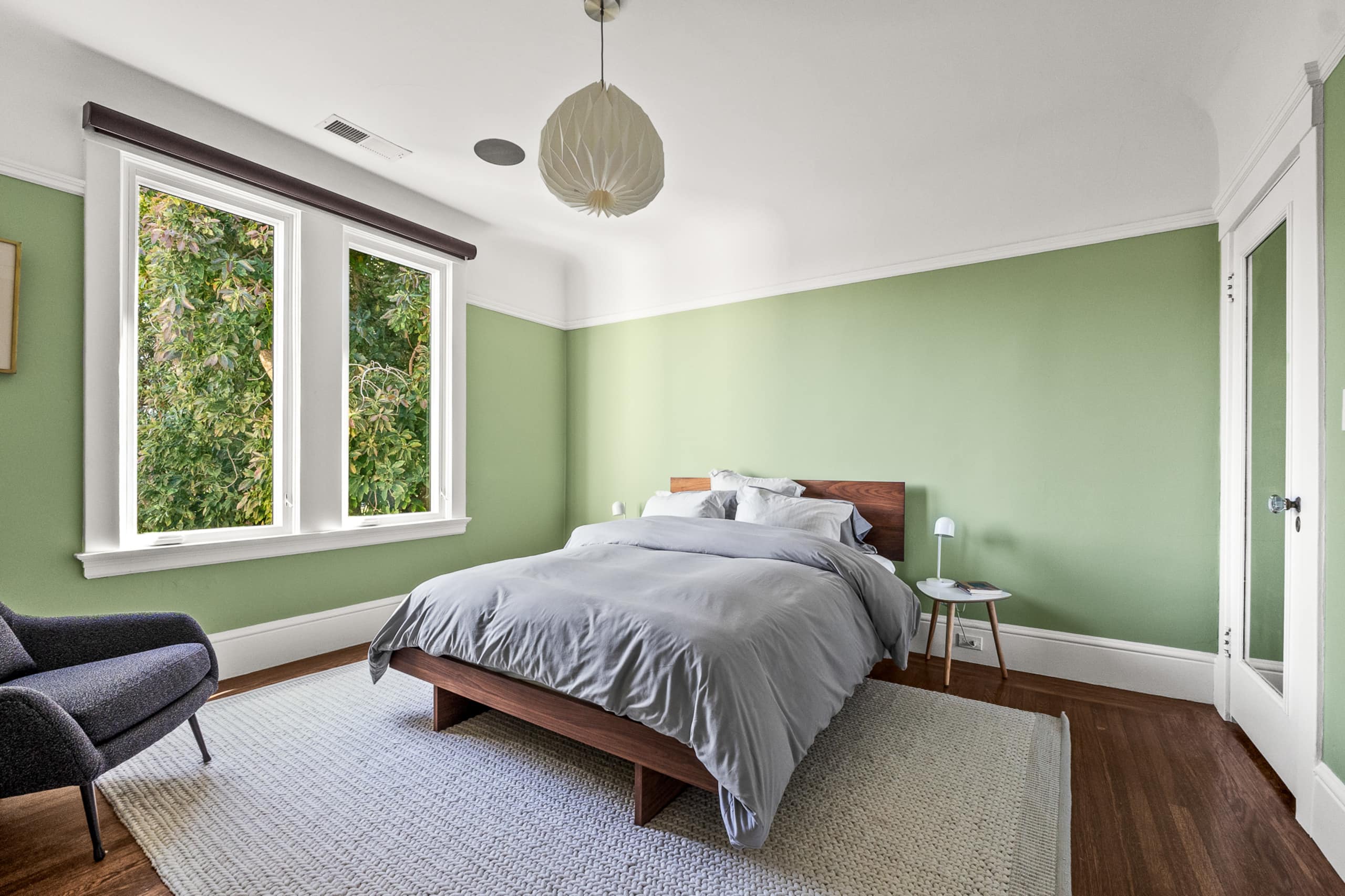 Condo in San Francisco · ★5.0 · 2 bedrooms · 2 beds · 1.5 baths - Image 12