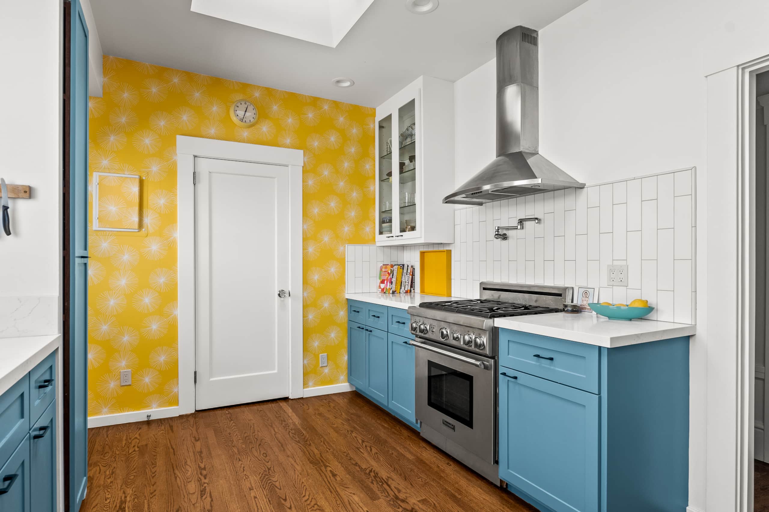 Condo in San Francisco · ★5.0 · 2 bedrooms · 2 beds · 1.5 baths - Image 9