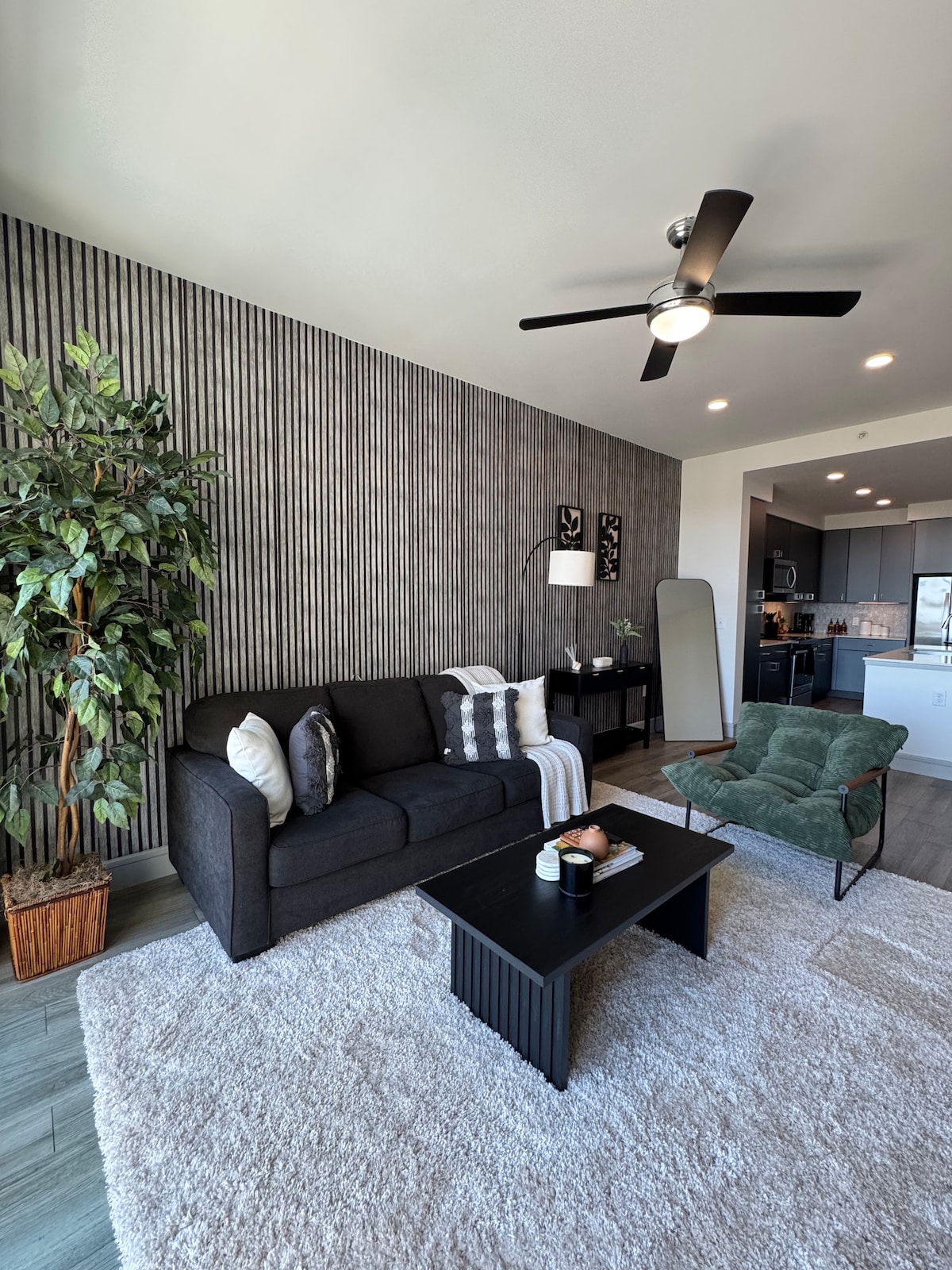 Successful Airbnb property: Modern Retreat near NRG & MedCenter | 15 min DTWN in Astrodome Area