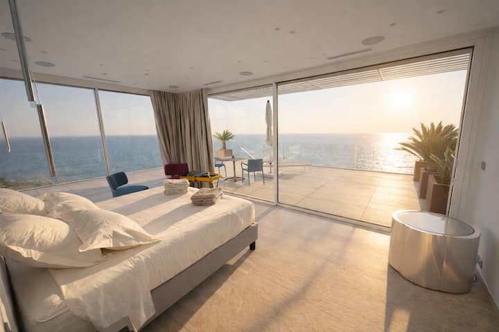 Master Suite Canella - Villa de 600 m² con vistas panorámicas. En tres niveles, con ascensor, 7 suites, piscina de 15 m, cine, hammam, sauna, sala de juegos, gimnasio, a 3 min de las playas