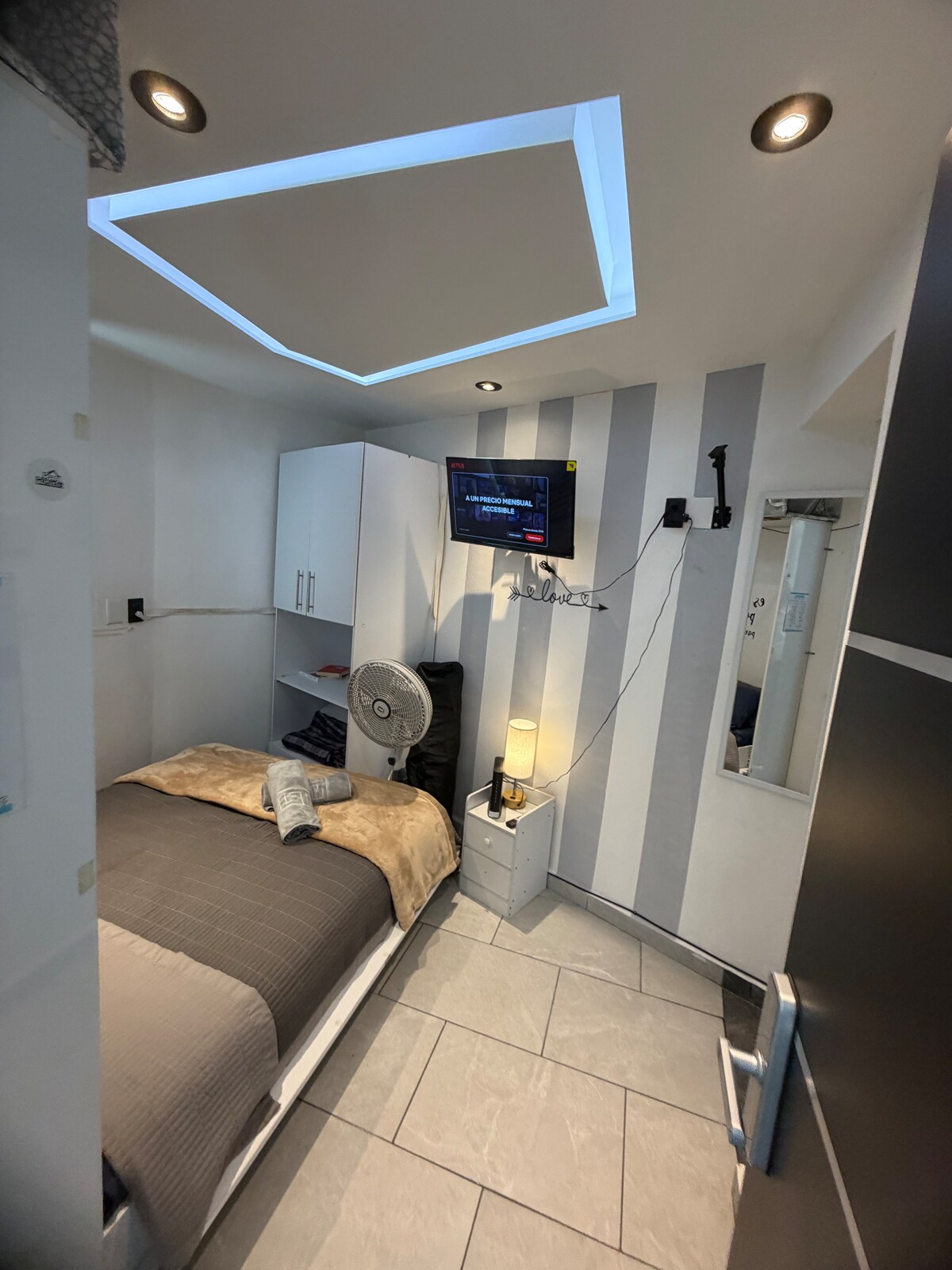 La Raza Hospital Apartment – Invoice - Flats for Rent in Mexico City ...