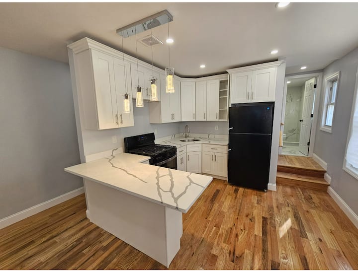Small Room Near The Beach ! - Long Beach, NY