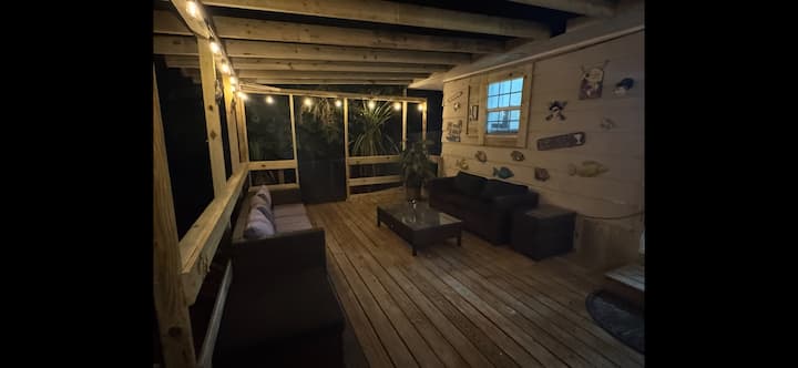 Centrally Located Pet Friendly Large Group Retreat - Wilmington, NC