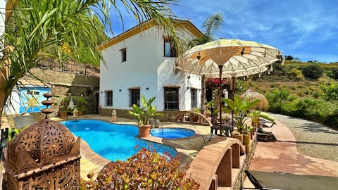 Villa Padre Sol Arrijana by  AndaraHolidays