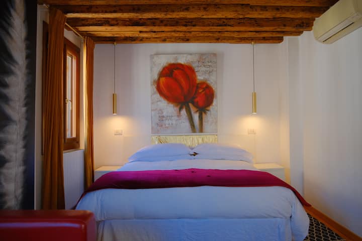 Luxury Private Suite Overlooking The Grand Canal - Venice