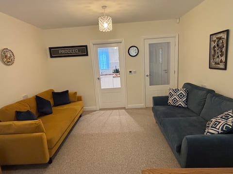 Successful Airbnb property: Annex @ Churston, Private Apartment, Free Parking in Bolton
