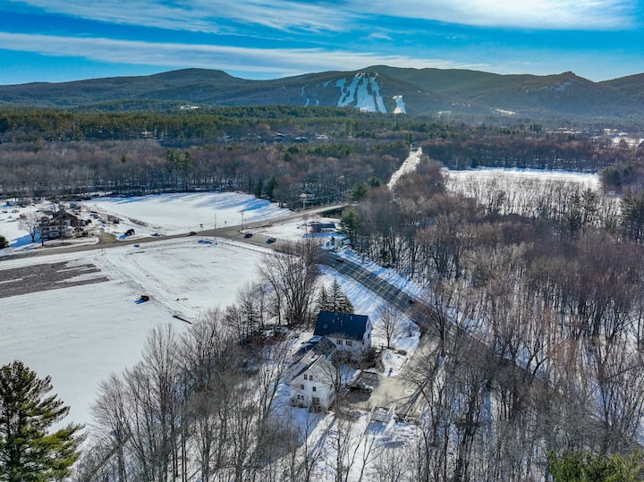 Farm House Apartment For 6 - New Hampshire