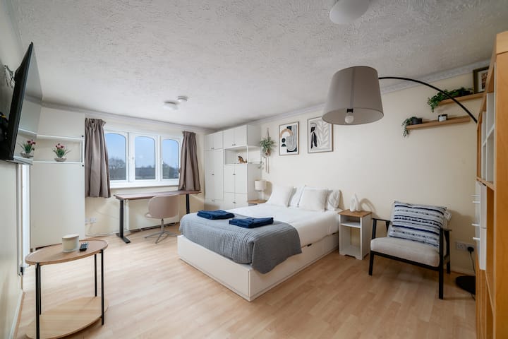 Cosy & Quiet Studio | Easy Access To Canary Wharf - London