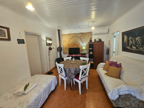 Top Airbnb: Cork Oak Tree House in Lisboa