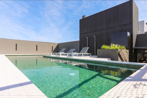 Modern Quiet Studio in Almagro | 44 m² | Pool, Gym