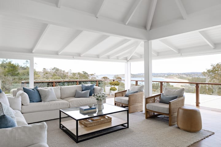Coastal Luxury Retreat | Views, Walk To Beach - Collaroy