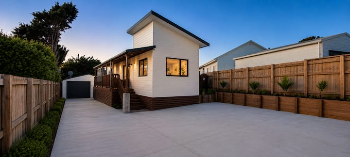 Raglan Art House - Raglan