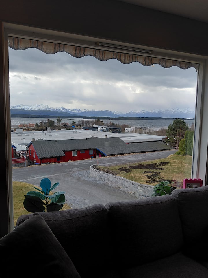 Romslig Hus Nær Flyplass, Utmerket Utsikt - Molde