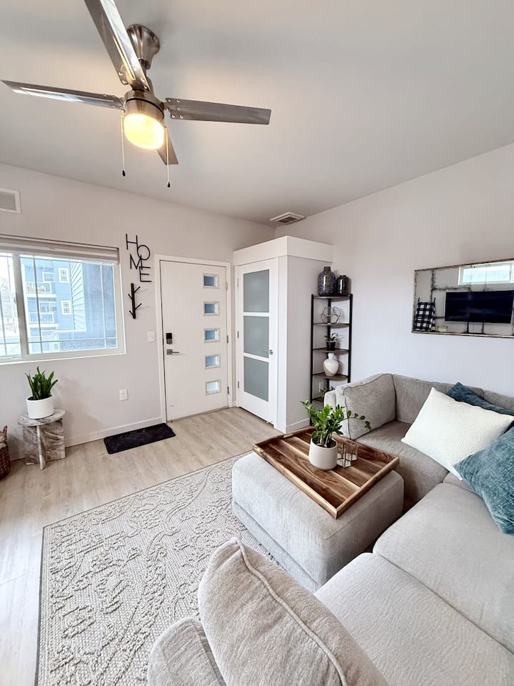 Downtown Tc Condo | Walk To Beach, Shops & Dining - Traverse City, MI
