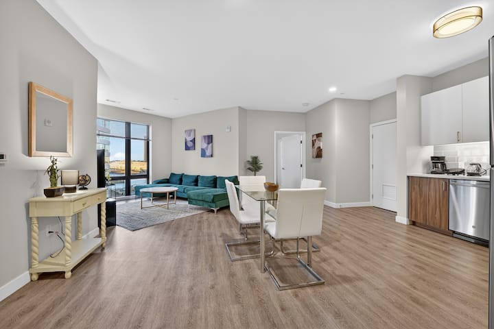Spacious & Modern 2br 2ba Unit In Assembly Square - Belmont, MA